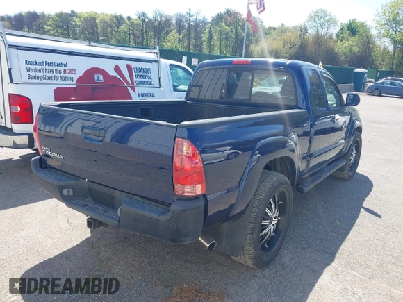 2006 Toyota Tacoma with VIN 5TEUX42N16Z239742, listed as a IAAI auction lot 42226684 with 157,059 mi miles and . Bid and sale history available at DreamBid. Image 4.