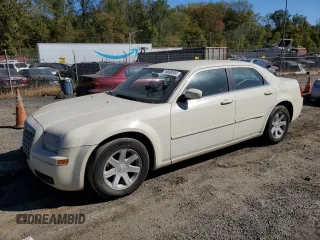 2005 Chrysler 300 with VIN 2C3JA53G55H584006, listed as a Copart auction lot 76698204 with 0 mi miles and Salvage Title. Bid and sale history available at carsss.com. Image 1.