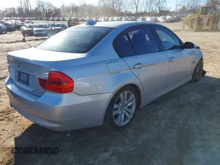 2006 BMW 3 Series 325i with VIN WBAVB13516KX40275, listed as a IAAI auction lot 41563739 with 185,783 mi miles. Bid and sale history available at carsss.com. Image 4.