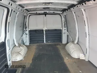 2017 Chevrolet Express Cargo z VIN 1GCWGAFG0H1321543, wystawiony jako Copart lot #56884035 z przebiegiem 125 311 mil mil oraz Szkoda całkowita • Salvage title. Historia ofert i sprzedaży dostępna na DreamBid. Obrazek 10.