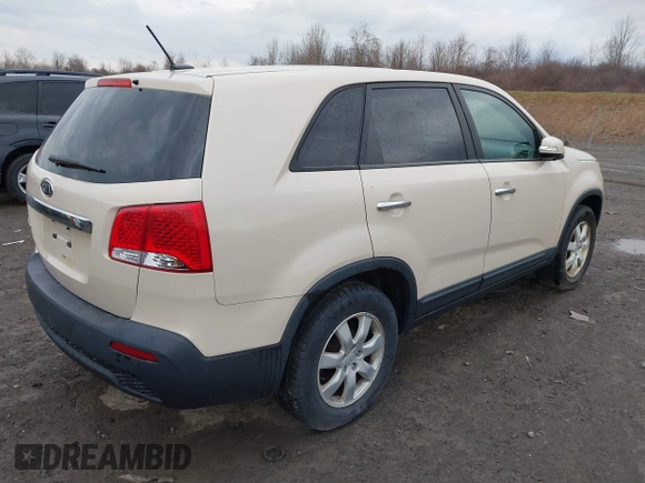 2011 Kia Sorento LX with VIN 5XYKT3A11BG048614, listed as a IAAI auction lot 41866733 with 221,612 mi miles. Bid and sale history available at carsss.com. Image 4.