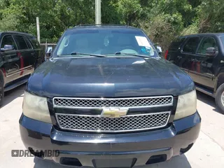 2011 Chevrolet Tahoe LT with VIN 1GNSCBE01BR389984, listed as a IAAI auction lot 42673033 with 289,294 mi miles and . Bid and sale history available at DreamBid. Image 12.