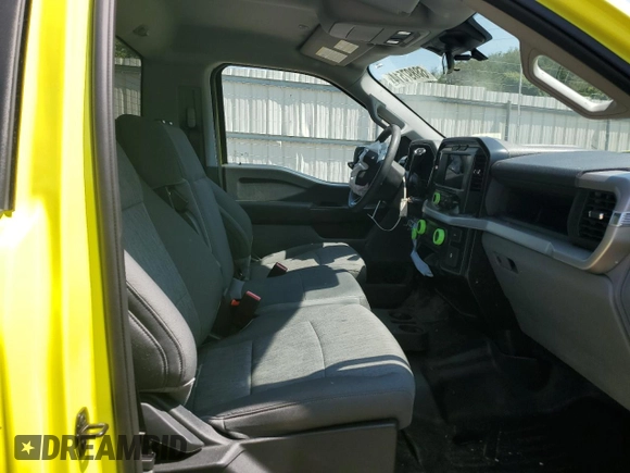 2022 Ford F-150 XL with VIN 1FTMF1EB3NKE01585, listed as a Copart auction lot 68897514 with 29,951 mi miles and Salvage title. Bid and sale history available at DreamBid. Image 11.