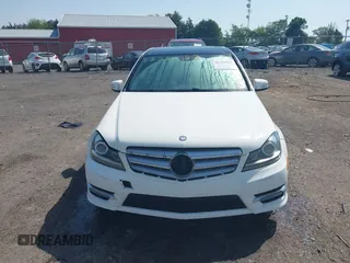 2013 Mercedes-Benz C 300 Sport z VIN WDDGF8AB9DR295926, wystawiony jako IAAI lot #42256993 z przebiegiem 217 669 mil mil oraz . Historia ofert i sprzedaży dostępna na DreamBid. Obrazek 12.