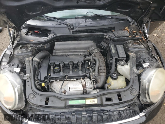 2010 MINI Convertible S с VIN WMWMS3C52ATY09453, выставлен на аукционе Copart как лот 88433535 с пробегом Не указан миль и На запчасти • Non repairable. История ставок и продаж доступна на DreamBid. Изображение 11.