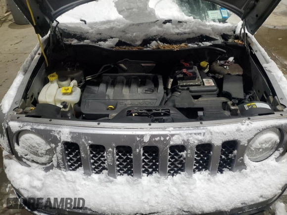 2015 Jeep Patriot High Altitude with VIN 1C4NJRFB4FD109191, listed as a Copart auction lot 45223165 with 98,352 mi miles and Salvage title. Bid and sale history available at DreamBid. Image 14.