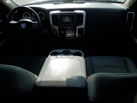 2018 Ram 1500 SLT z VIN 1C6RR6GG1JS317639, wystawiony jako Copart lot #83449814 z przebiegiem 103 022 mil mil oraz Szkoda całkowita • Salvage title. Historia ofert i sprzedaży dostępna na DreamBid. Obrazek 8.