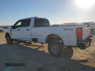 2023 Ford F-250 XL with VIN 1FT7W2BA3PEE18810, listed as a Copart auction lot 42390845 with 59,286 mi miles and Salvage title. Bid and sale history available at DreamBid. Image 2.