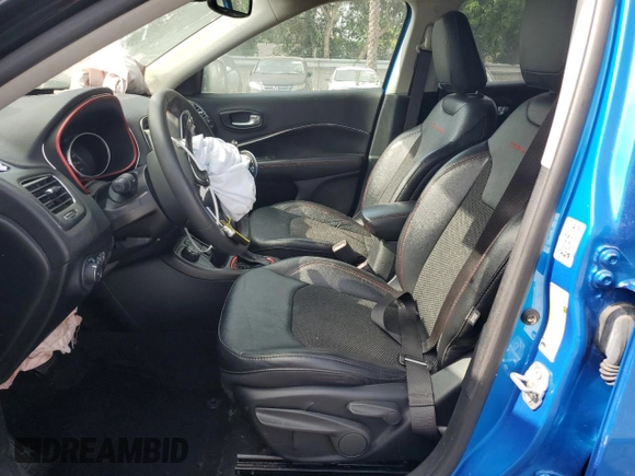 2021 Jeep Compass Trailhawk z VIN 3C4NJDDB9MT556516, wystawiony jako Copart lot #60338575 z przebiegiem 86 978 mil mil oraz Czysty tytuł • Clean title. Historia ofert i sprzedaży dostępna na DreamBid. Obrazek 7.
