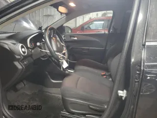 2018 Chevrolet Sonic LT z VIN 1G1JD6SB8J4139628, wystawiony jako Copart lot #84888984 z przebiegiem 81 790 mil mil oraz Szkoda całkowita • Salvage title. Historia ofert i sprzedaży dostępna na DreamBid. Obrazek 7.