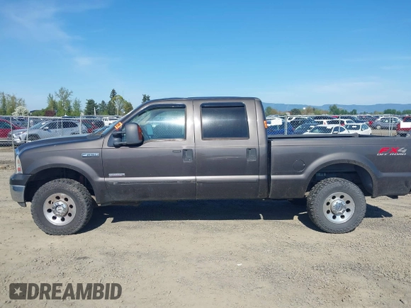 2006 Ford F-250 XL z VIN 1FTSW21P16ED75714, wystawiony jako IAAI lot #42029148 z przebiegiem Nie podano mil oraz . Historia ofert i sprzedaży dostępna na DreamBid. Obrazek 14.