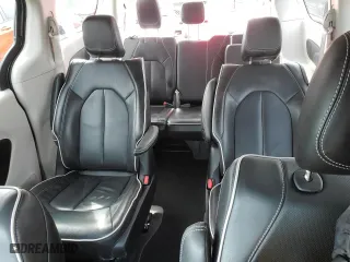 2023 Chrysler Pacifica Hybrid Limited with VIN 2C4RC1S7XPR588682, listed as a Copart auction lot 47543165 with 31,914 mi miles and Non Repairable. Bid and sale history available at carsss.com. Image 10.