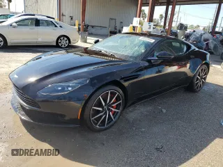 2018 Aston Martin DB11 V8 z VIN SCFRMFAW3JGL04645, wystawiony jako Copart lot #83042994 z przebiegiem Nie podano mil oraz Nie do naprawy. Historia ofert i sprzedaży dostępna na DreamBid. Obrazek 1.