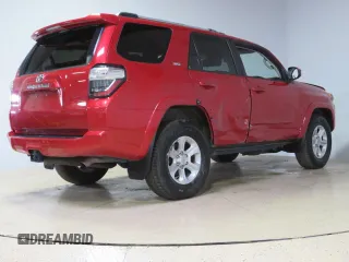 2022 Toyota 4Runner SR5 z VIN JTEEU5JR3N5268003, wystawiony jako Copart lot #69142364 z przebiegiem 42 059 mil mil oraz Szkoda całkowita • Salvage title. Historia ofert i sprzedaży dostępna na DreamBid. Obrazek 3.