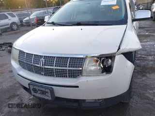 2008 Lincoln MKX with VIN 2LMDU68C48BJ31644, listed as a IAAI auction lot 40903355 with 199,176 mi miles. Bid and sale history available at carsss.com. Image 12.