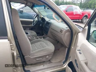 2002 Ford Explorer XLT z VIN 1FMZU73EX2ZA92143, wystawiony jako IAAI lot #42345344 z przebiegiem Nie podano mil oraz . Historia ofert i sprzedaży dostępna na DreamBid. Obrazek 5.