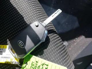 2019 Kia Forte LXS z VIN 3KPF24AD9KE014180, wystawiony jako IAAI lot #42093829 z przebiegiem 67 402 mil mil oraz . Historia ofert i sprzedaży dostępna na DreamBid. Obrazek 11.