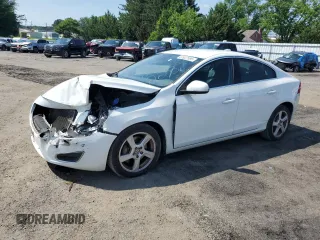 2013 Volvo S60 T5 Premier with VIN YV1612FS5D1228372, listed as a Copart auction lot 61927585 with 98,451 mi miles and Salvage title. Bid and sale history available at DreamBid. Image 1.