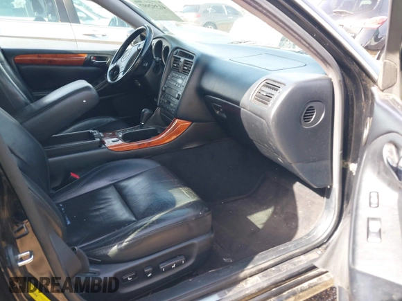 2004 Lexus GS 300 z VIN JT8BD69SX40193136, wystawiony jako IAAI lot #41392997 z przebiegiem 287 111 mil mil oraz . Historia ofert i sprzedaży dostępna na DreamBid. Obrazek 5.