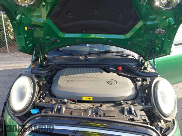 2022 MINI Hardtop Cooper SE with VIN WMW13DJ04N2S26388, listed as a IAAI auction lot 42123462 with 23,129 mi miles and . Bid and sale history available at DreamBid. Image 10.