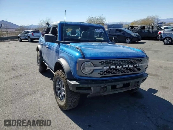 2021 Ford Bronco z VIN 1FMEE5DH6MLA74091, wystawiony jako Copart lot #46137495 z przebiegiem 54 780 mil mil oraz Szkoda całkowita • Salvage title. Historia ofert i sprzedaży dostępna na DreamBid. Obrazek 12.