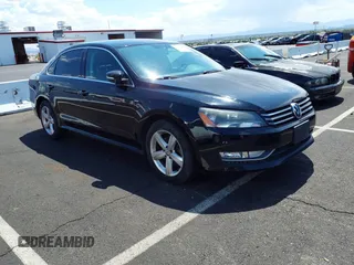 2015 Volkswagen Passat Limited Edition Edition z VIN 1VWAT7A37FC111548, wystawiony jako IAAI lot #42363364 z przebiegiem 198 619 mil mil oraz . Historia ofert i sprzedaży dostępna na DreamBid. Obrazek 1.