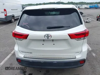 2019 Toyota Highlander LE with VIN 5TDBZRFH5KS929567, listed as a IAAI auction lot 42603356 with 40,368 mi miles and . Bid and sale history available at DreamBid. Image 16.