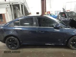 2014 Chevrolet Cruze 2LT z VIN 1G1PE5SB2E7120465, wystawiony jako IAAI lot #41672988 z przebiegiem Nie podano mil oraz . Historia ofert i sprzedaży dostępna na DreamBid. Obrazek 12.