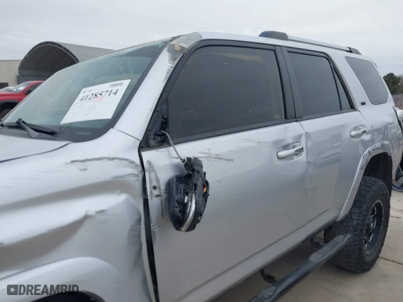 2019 Toyota 4Runner SR5 with VIN JTEZU5JRXK5206675, listed as a IAAI auction lot 41285714 with 75,597 mi miles. Bid and sale history available at carsss.com. Image 14.