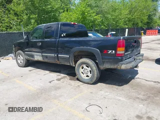 2000 Chevrolet Silverado 1500 LS with VIN 2GCEK19T2Y1379926, listed as a IAAI auction lot 42193073 with 371,952 mi miles. Bid and sale history available at carsss.com. Image 3.