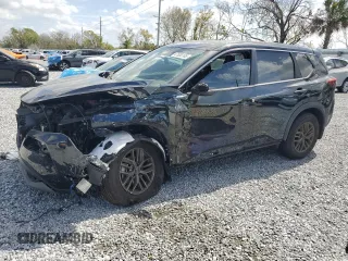 2023 Nissan Rogue S z VIN 5N1BT3AB2PC670493, wystawiony jako Copart lot #47650165 z przebiegiem Nie podano mil oraz Nie do naprawy • Non repairable. Historia ofert i sprzedaży dostępna na DreamBid. Obrazek 1.
