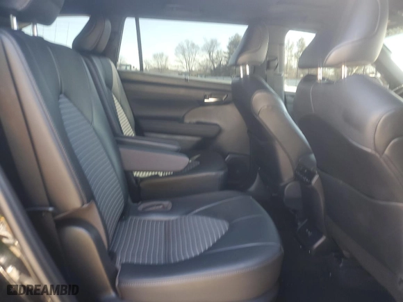2021 Toyota Highlander XSE with VIN 5TDLZRBH9MS062204, listed as a Copart auction lot 48347715 with 81,299 mi miles and Salvage Title. Bid and sale history available at carsss.com. Image 11.