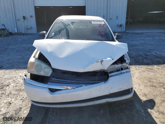 2005 Chevrolet Malibu with VIN 1G1ZS52825F198773, listed as a Copart auction lot 84797454 with 0 mi miles and Salvage Title. Bid and sale history available at carsss.com. Image 5.