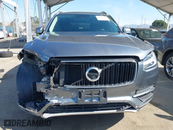 2018 Volvo XC90 Momentum with VIN YV4102PK3J1341909, listed as a IAAI auction lot 41992093 with 1 mi miles. Bid and sale history available at carsss.com. Image 12.