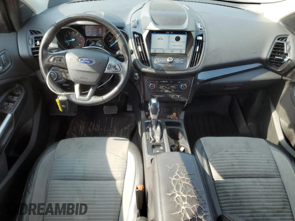 2019 Ford Escape SE z VIN 1FMCU0GD9KUA52728, wystawiony jako Copart lot #58410975 z przebiegiem 109 483 mil mil oraz Czysty tytuł • Clean title. Historia ofert i sprzedaży dostępna na DreamBid. Obrazek 8.