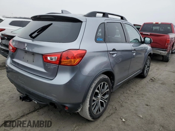 2017 Mitsubishi Outlander ES z VIN JA4AP3AU3HZ010087, wystawiony jako Copart lot #41060854 z przebiegiem 127 327 mil mil oraz Szkoda całkowita • Salvage title. Historia ofert i sprzedaży dostępna na DreamBid. Obrazek 3.