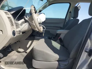 2011 Ford Escape XLS с VIN 1FMCU0C70BKB97667, выставлен на аукционе Copart как лот 52709365 с пробегом 140 582 миль миль и Списание • Salvage title. История ставок и продаж доступна на DreamBid. Изображение 7.