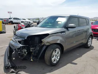 2017 Kia Soul z VIN KNDJN2A21H7503945, wystawiony jako IAAI lot #42374466 z przebiegiem 47 814 mil mil oraz . Historia ofert i sprzedaży dostępna na DreamBid. Obrazek 2.