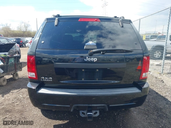 2009 Jeep Grand Cherokee Laredo with VIN 1J8GR48K99C550822, listed as a IAAI auction lot 41868508 with 179,436 mi miles. Bid and sale history available at carsss.com. Image 17.