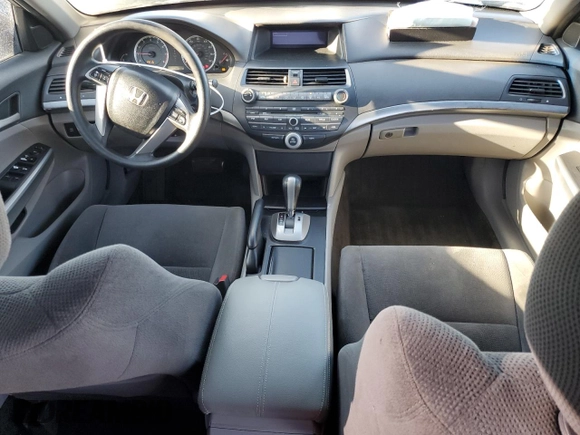 2010 Honda Accord EX z VIN 1HGCP3F79AA012370, wystawiony jako Copart lot #85742824 z przebiegiem 147 834 mil mil oraz Szkoda całkowita • Salvage title. Historia ofert i sprzedaży dostępna na DreamBid. Obrazek 8.