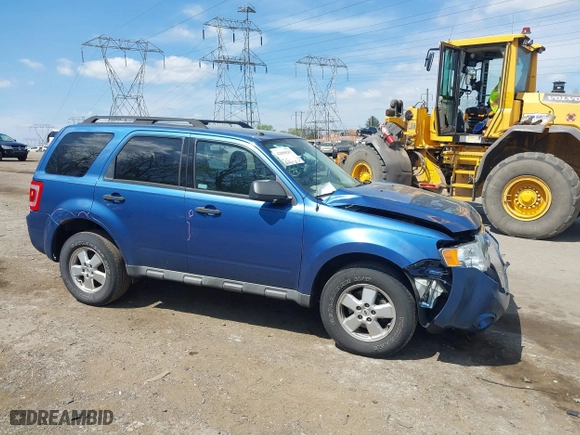 2009 Ford Escape XLT with VIN 1FMCU93G99KC49974, listed as a IAAI auction lot 42098287 with 181,745 mi miles. Bid and sale history available at carsss.com. Image 13.