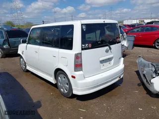 2006 Scion xB with VIN JTLKT334564040211, listed as a IAAI auction lot 42009437 with 246,771 mi miles. Bid and sale history available at carsss.com. Image 3.