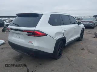2024 Toyota Highlander XLE z VIN 5TDAAAA57RS001044, wystawiony jako IAAI lot #41132787 z przebiegiem 18 654 mil mil oraz . Historia ofert i sprzedaży dostępna na DreamBid. Obrazek 4.