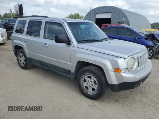 2011 Jeep Patriot Sport z VIN 1J4NT1GA8BD227976, wystawiony jako Copart lot #57175145 z przebiegiem 218 452 mil mil oraz Czysty tytuł • Clean title. Historia ofert i sprzedaży dostępna na DreamBid. Obrazek 4.