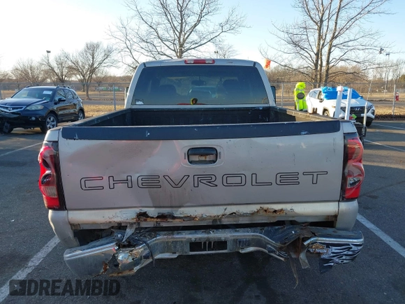 2005 Chevrolet Silverado 1500 Work Truck with VIN 1GCEC19X95Z357652, listed as a IAAI auction lot 41596860 with 111,429 mi miles. Bid and sale history available at carsss.com. Image 16.