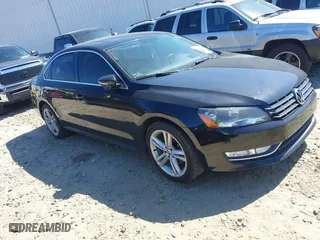 2012 Volkswagen Passat SE w/Sunroof with VIN 1VWBM7A33CC041656, listed as a IAAI auction lot 41697110 with 214,062 mi miles. Bid and sale history available at carsss.com. Image 1.