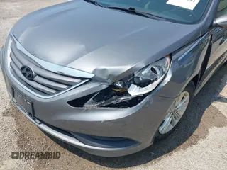 2014 Hyundai Sonata GLS z VIN 5NPEB4AC9EH890122, wystawiony jako IAAI lot #42405284 z przebiegiem 128 666 mil mil oraz . Historia ofert i sprzedaży dostępna na DreamBid. Obrazek 6.