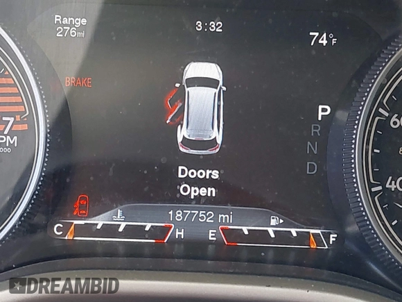 2016 Jeep Cherokee Limited with VIN 1C4PJMDB1GW373585, listed as a IAAI auction lot 42231662 with 187,752 mi miles and . Bid and sale history available at DreamBid. Image 15.
