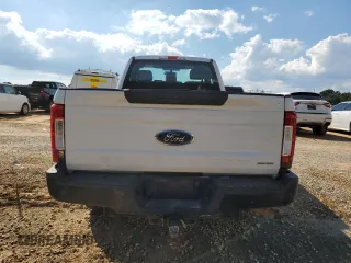 2018 Ford F-250 XL z VIN 1FTBF2A60JEB43301, wystawiony jako Copart lot #72431894 z przebiegiem 49 141 mil mil oraz Czysty tytuł • Clean title. Historia ofert i sprzedaży dostępna na DreamBid. Obrazek 6.