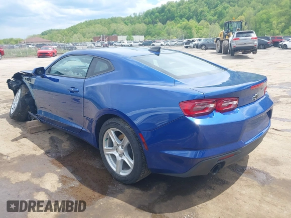 2019 Chevrolet Camaro 1LT z VIN 1G1FB1RX7K0151147, wystawiony jako IAAI lot #42179932 z przebiegiem 51 561 mil mil oraz . Historia ofert i sprzedaży dostępna na DreamBid. Obrazek 3.